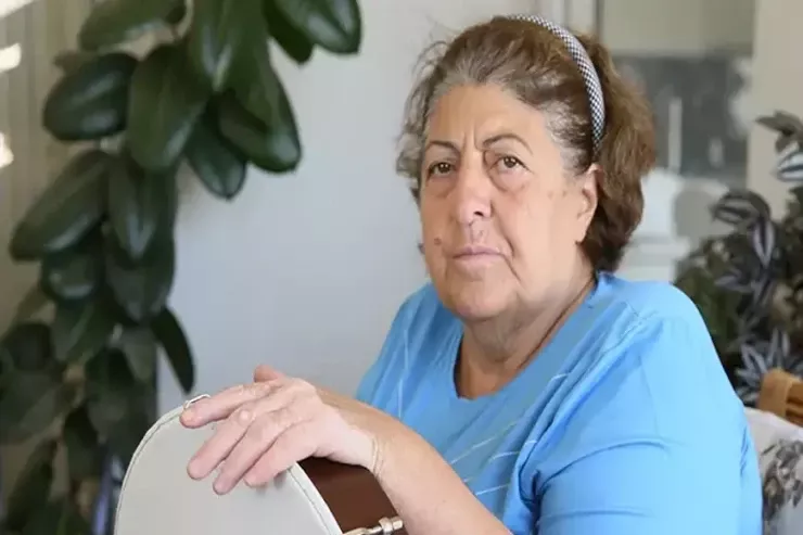 Əri öldü, həyatı dəyişdi:  7 universitet bitirdi,  növbəti məqsədi hər kəsi təəccübləndirdi 