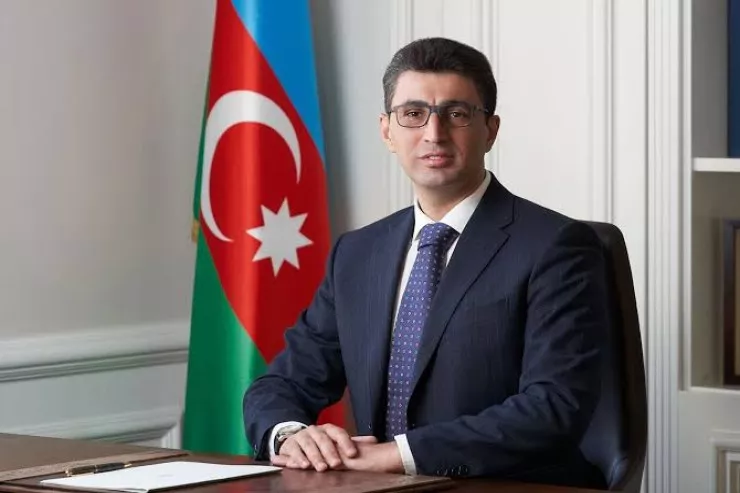 Deputatın adından dələduzluq  