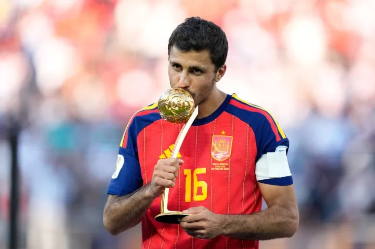 Rodri dünya çempionatının ən yaxşı futbolçusu  seçildi