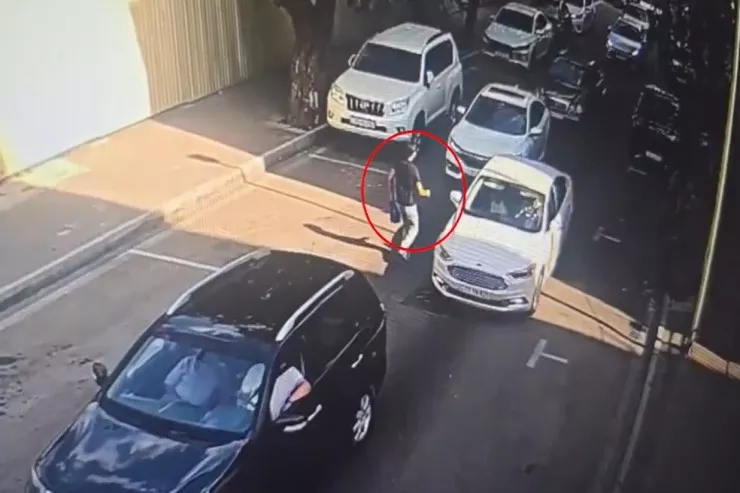 Bakıda ŞOK QARƏT:  Bankdan çıxardığı 200 min manatı götürüb qaçdı - ANBAAN VİDEO 