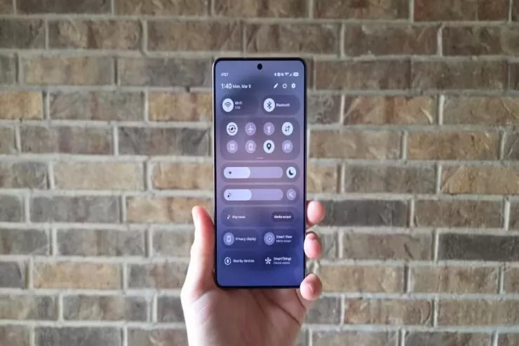 Samsung telefonlarında hətta gözləmə rejimində batareyanı tükədən funksiya  aşkar edildi