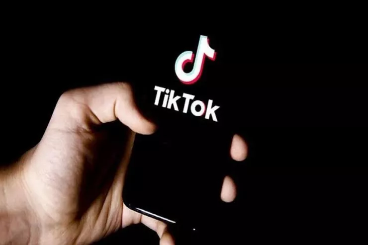 Naxçıvanda 4 "Tiktoker"  söyüşə görə saxlanıldı