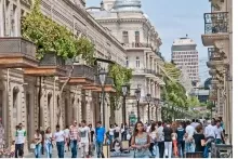 "Torqovı"da 12 yaşlı qız  turisti qarət etdi, atası həbs  olundu