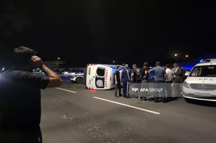 Naxçıvanda təcili tibbi yardım avtomobili aşdı, xəsarət alanlar var 