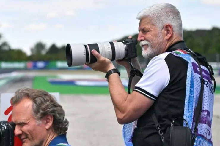 Prezident “Formula -1”də fotojurnalist  oldu