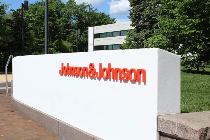 "Johnson & Johnson” məhsullarının xərçəngə səbəb olması  iddialarını bu yolla həll etdi