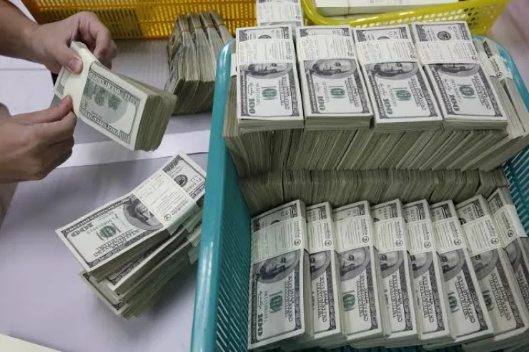 Kassadan 1 milyon dollar  oğurlayan azərbaycanlıya 10 il CƏZA 