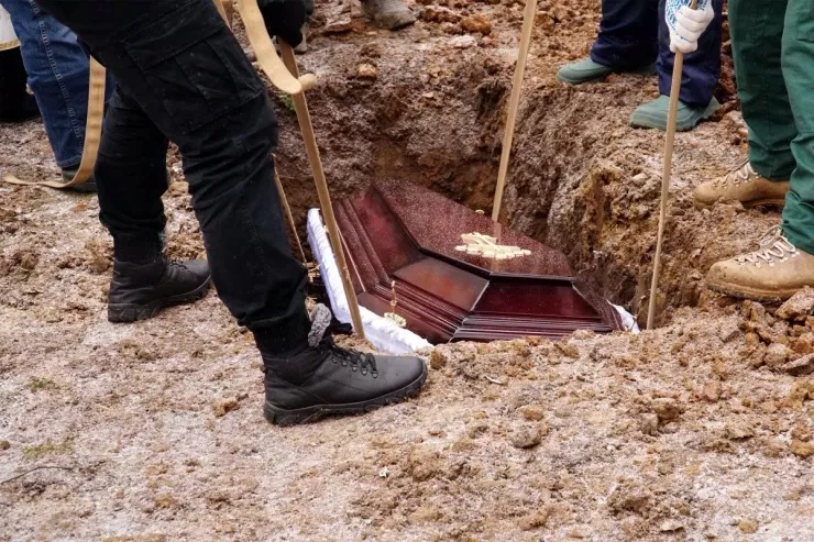 Diri-diri basdırıldı:  Sərxoş sürücü polisi necə aldatdı? 