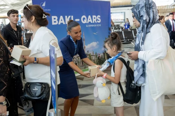 AZAL Qarsa   uçuşlara başladı
