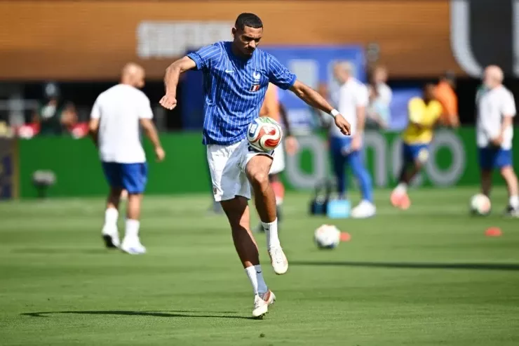 "Çelsi" Fransa millisinin müdafiəçini 60 milyona  transfer etdi