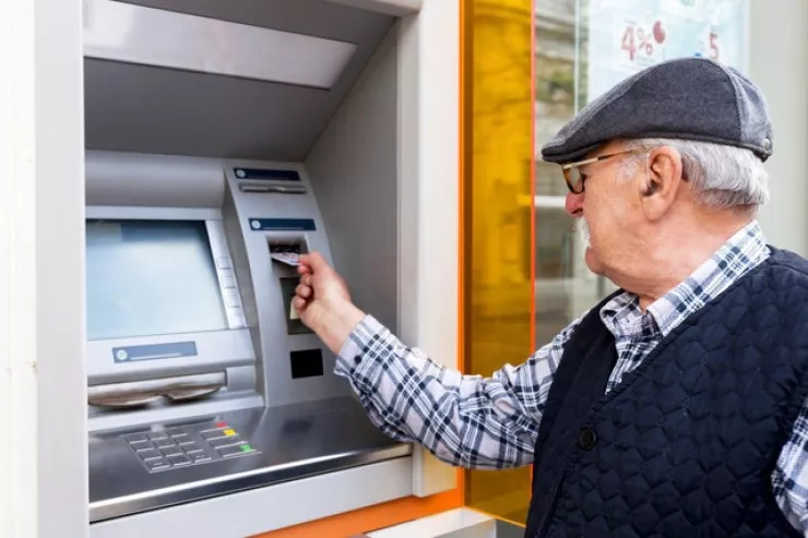 Pensiya və maaşları istənilən bankdan ala biləcəksiz - ŞAD XƏBƏR 