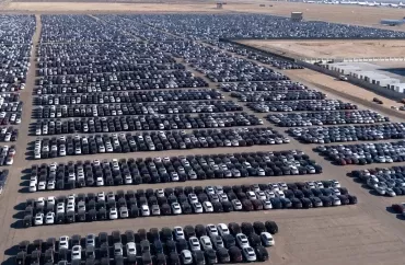 Səhrada 350 min Volkswagen və Audi qəbiristanı:  Avtomobillər ora niyə atılıblar? 