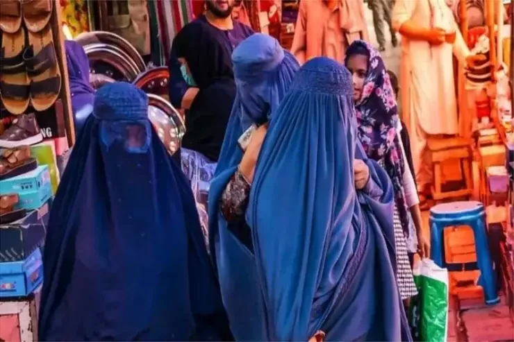 Bu ölkəyə gedəndə burka  geyinmək qadağandır
