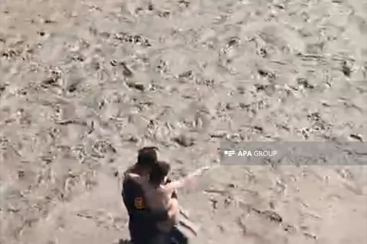 Qusar sakini çayda boğulub, nəvəsi xilas edildi