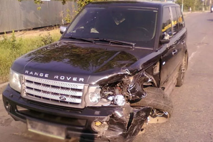 Gəncədə sərnişin avtobusu "Range Rover"ə çırpıldı, 8 yaralı var 