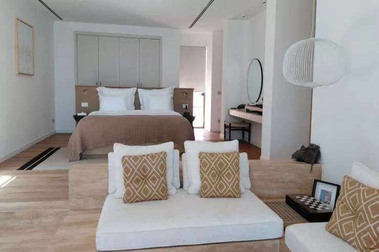 Otel çarpayısının altına su şüşəsi qoymalısınız -  Təhlükəsizliyin sirri  