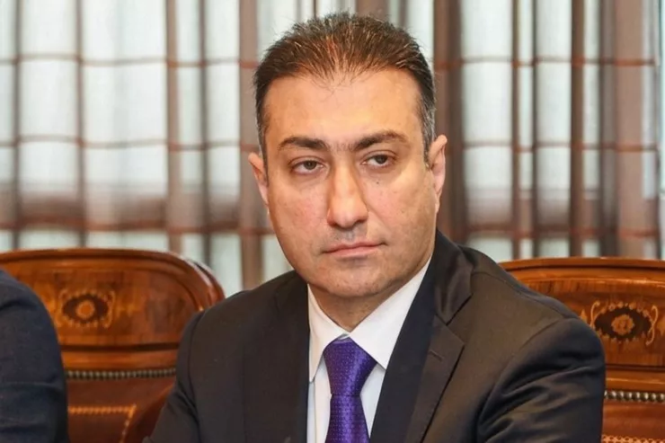 Anar Bayramov müavinini işdən çıxartdı 