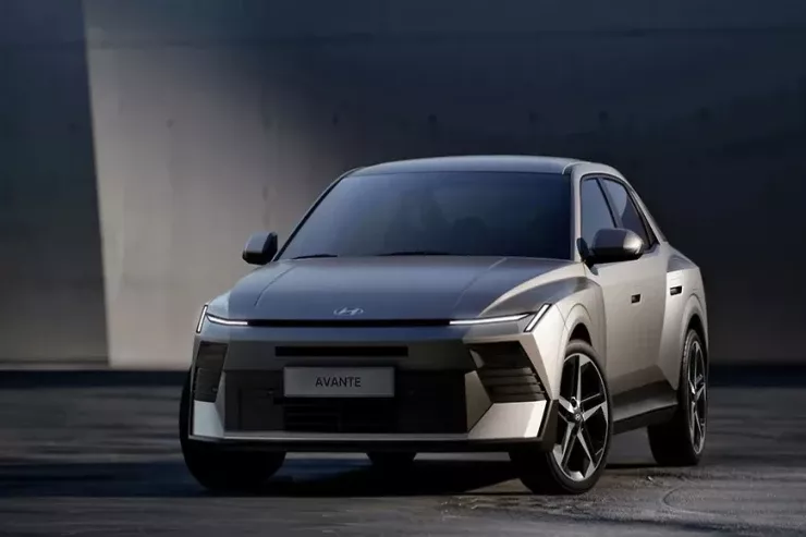 “Hyundai" yeni "Elantra”nı  təqdim etdi: xeyli fərq  var