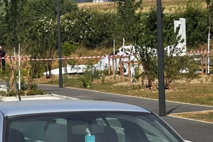 Fransada təyyarə yerə çırpıldı,  11 nəfər öldü