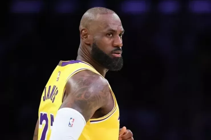 LeBron Ceyms  "Leykers"dən gedir