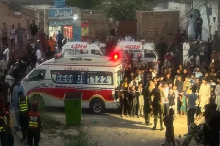 Pakistanda təhsil mərkəzinin damı çökdü, azı 14 uşaq öldü 