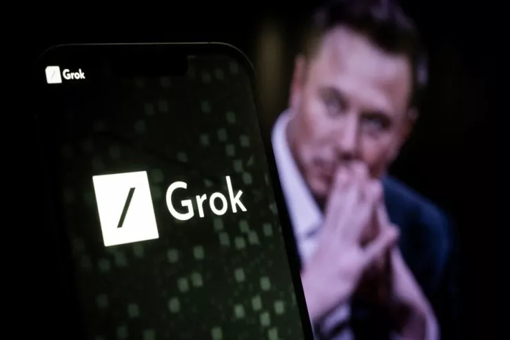 "Grok" səsinizi kopyalayacaq:  "iOS" üçün yeni funksiya üzə çıxdı