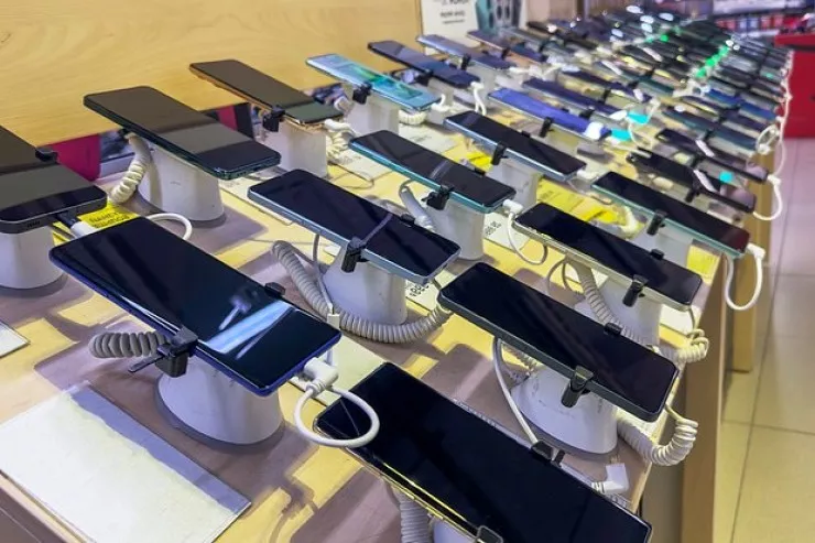 Ucuz və bahalı smartfonlar arasındakı fərq 