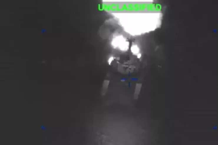 ABŞ-ın İranın hərbi gəmilərini belə vurdu - VİDEO 