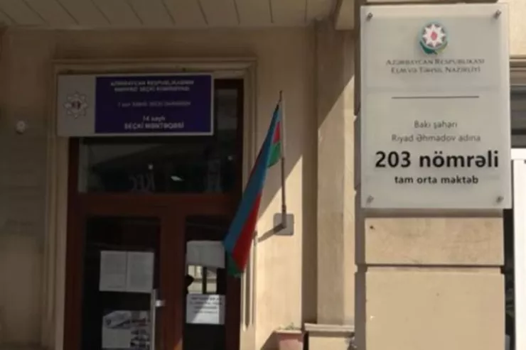 Bakıda məktəbdə şagirdlər arasında bıçaqlanma -VİDEO 