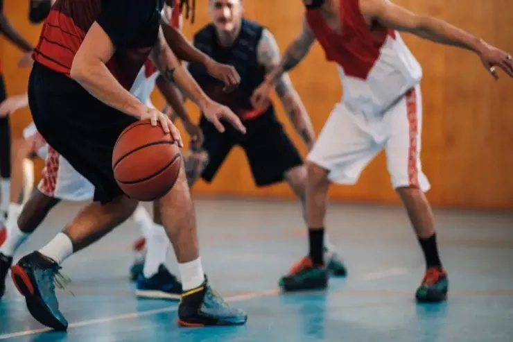 Basketbol ayaqqabıları ilə zəlzələlər arasındakı  təəccüblü əlaqə: Cırıltı səsinin kodu  tapıldı