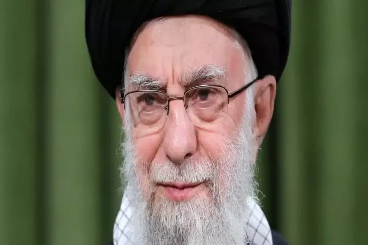 Xameneinin strateji müşaviri başsız  dəfn edilib