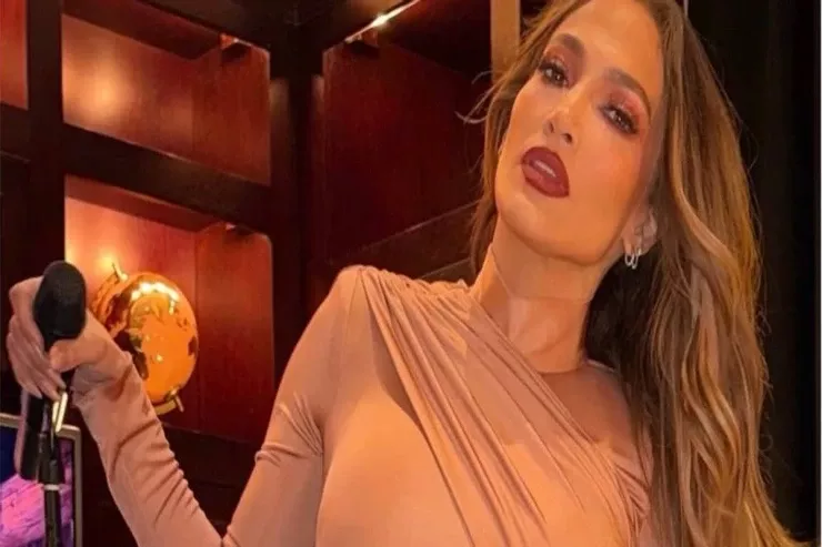 Cennifer Lopesdən göz qamaşdırıcı FOTOLAR 