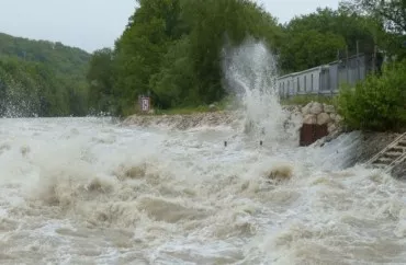 Çaylar daşacaq, yollar...