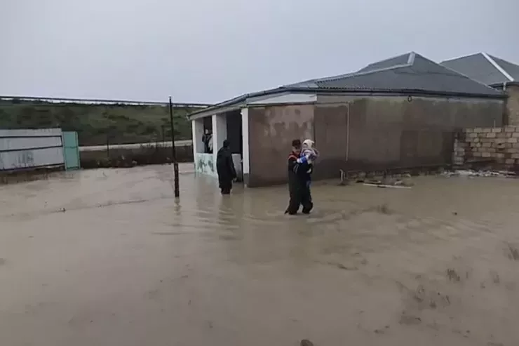 Sabah da yağış yağacaq,  küçələri su basacaq - PROQNOZ 