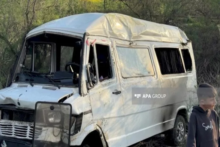 Goranboyda mikroavtobusla minik maşını toqquşdu, 6 yaralı var 