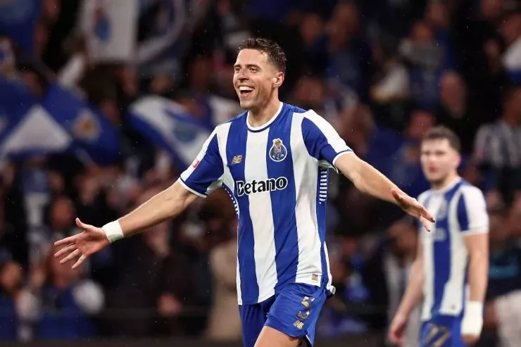"Porto"nun futbolçusunun 150 min avroluq saatları  oğurlandı