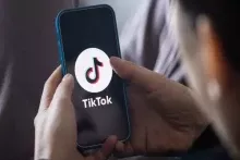 "TikTok"da canlı açıb  söyüş söyən 3 dost  HƏBS OLUNDU