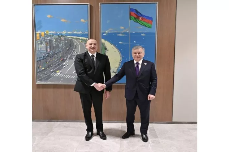 İlham Əliyev Şavkat Mirziyoyevlə görüşdü