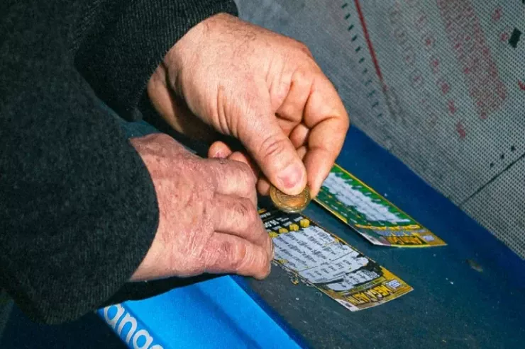 Lotereyada 18-ci dəfə qalib gəldi:  uğurunun sirrini AÇIQLADI 