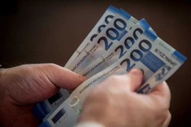 Azərbaycanda ən çox maaşı  onlar alır - ŞƏRH 