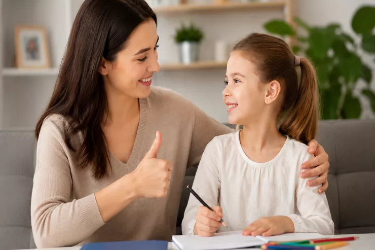 Uşağı düzgün tərifləmək  necə olar? - Valideynlərin etdiyi 5 səhv 