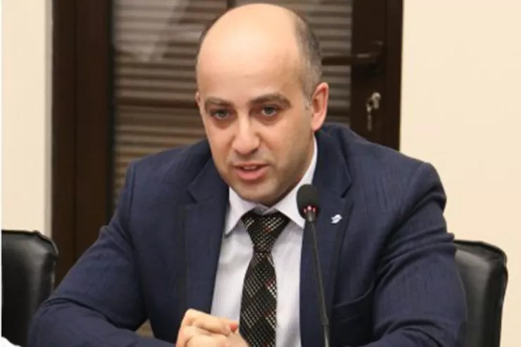Bakıda vəzifəli şəxs idman zalında ÖLDÜ 