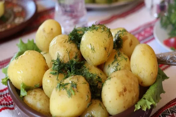 Təzə kartofu   soymaq lazımdırmı? - Qabığı bu halda  təhlükəlidir  