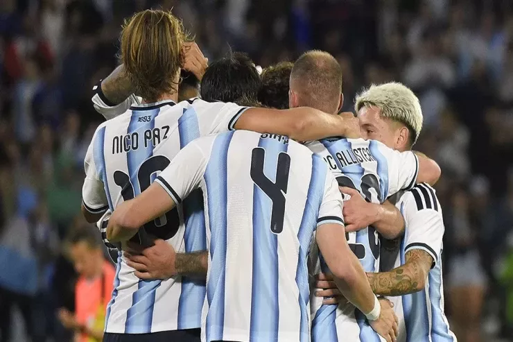 Argentina Dünya çempionatının finalından sonra Messisiz  ilk qələbəsini   qazandı -  VİDEO 