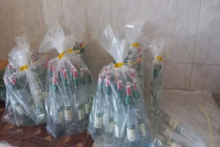 Bu şadlıq sarayında saxta araq  verilirmiş