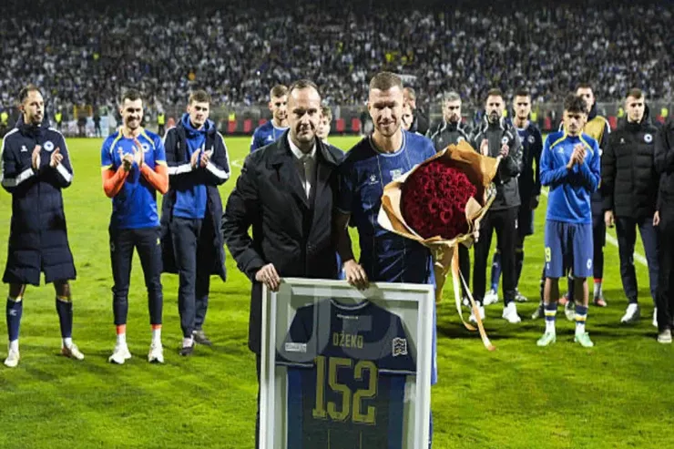Bosniyalı brilliant üçün bir dövrün  sonu, Edin Dzeko millidən göz yaşları  ilə getdi
