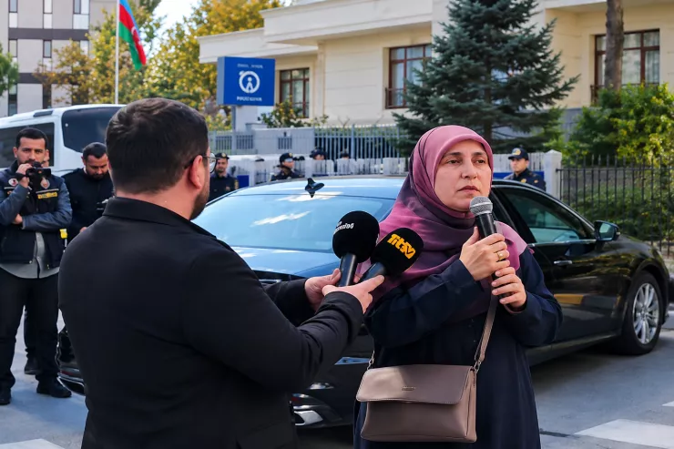 Azərbaycanın İstanbul Konsulluğu  qarşısına gedənlər kimlərdi? -15 il əvvəl Mövsüm Səmədovu müdafiə edirdilər