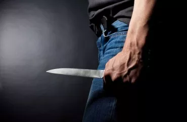 Şirvanda gənc oğlan bıçaqlandı