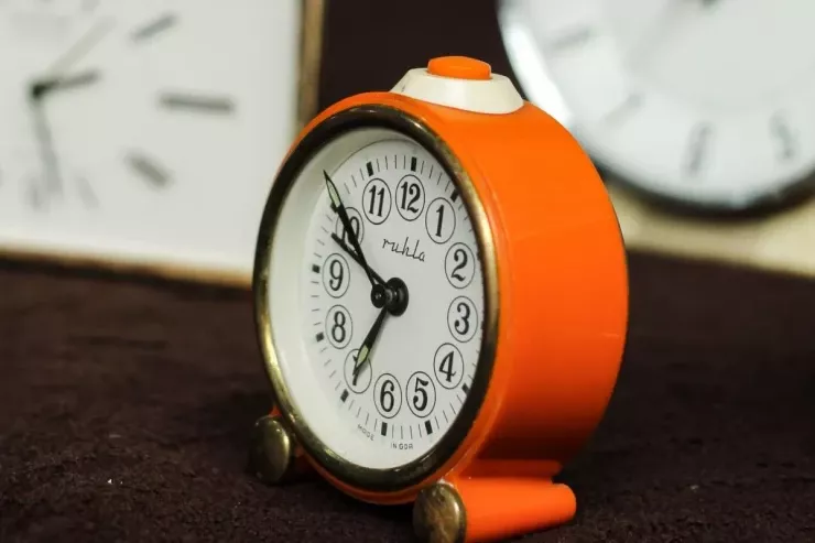 Bir gün əslində tam  24 saat   deyil:  SƏBƏBİ   tapıldı