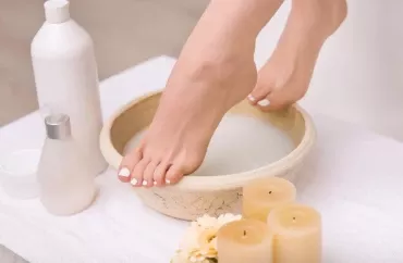 Suya 3 qaşıq əlavə edin,  dabanlarınız yumşalsın